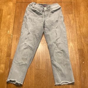 Children’s Place super skinny size 6 girls gray distressed jeans